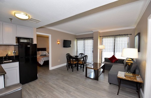 Southwest Orlando Condo | #1 Resort style living! Close to ALL attractions-UNIVERSAL,DISNEY, SEA WORLD!