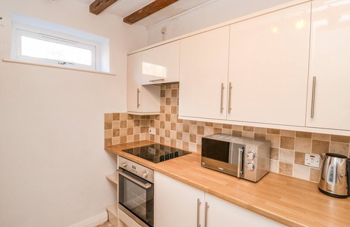 Malton House | 1 RODGERS MEWS, romantic, character holiday cottage in Malton