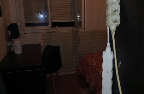 Maisons-Alfort Bed & Breakfast | 1 room in a shared apartment