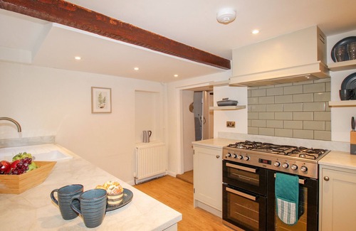 Shipton Gorge Cottage | 1 ROSE COTTAGE, pet friendly, with a garden in Shipton Gorge