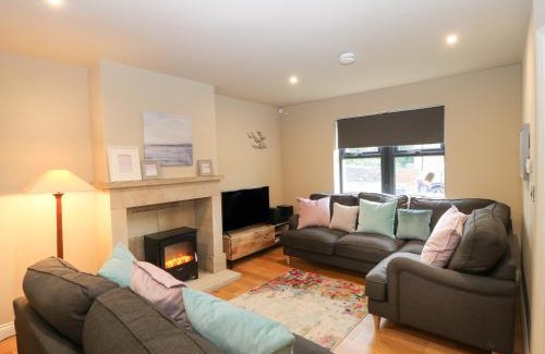 Lothersdale House | 1 Stansfield Mews