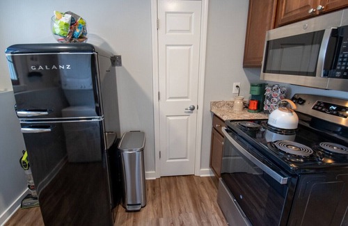Oread Apartment | [1] StayAwhile: The Pink Retreat. 2-Min Walk to Mass!