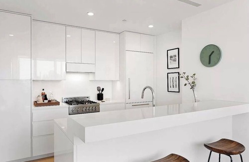 Queens Apartment | 1 Stop to Midtown Amazing View Luxury High Rise Corner 1 Bedroom Apartment