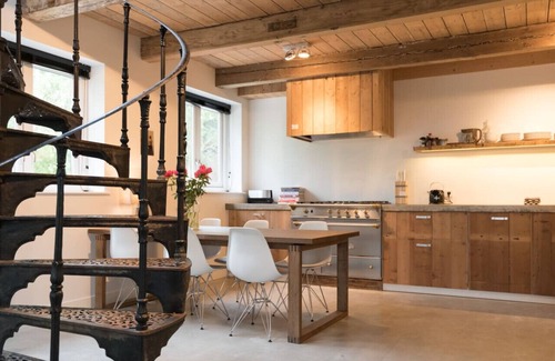 Abcoude House | 1. Stylish Fully Equipped Family Home with Big Garden