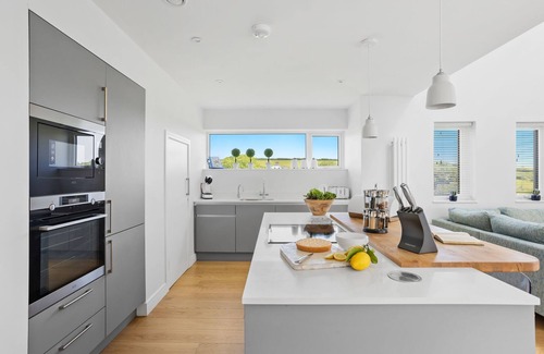 North Buckland House | 1 The Vista, Willingcott Nr Woolacombe - Hot tub/Pet friendly/On-site pool/EV Charger/Ecohome