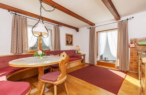 Reit im Winkl Apartment | (1) Vier-Raum-Ferienwohnung "Anzengruber-Stube" 65qm