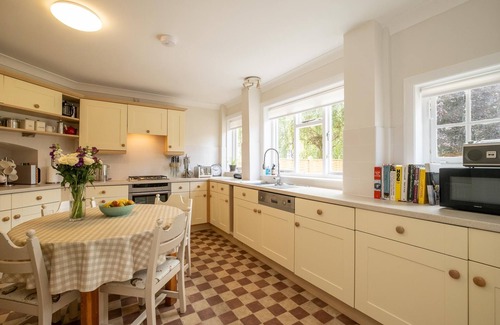 Thorpeness Cottage | 1 Westgate - sleeps 10 guests in 5 bedrooms
