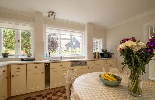 Thorpeness Cottage | 1 Westgate - sleeps 10 guests in 5 bedrooms