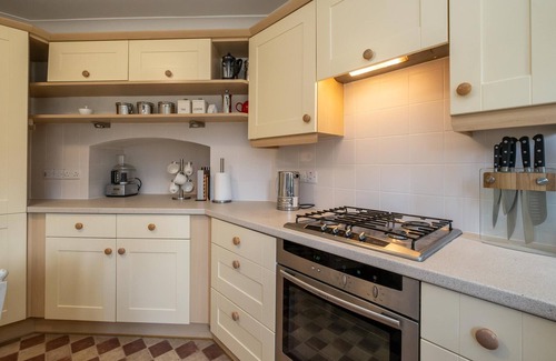 Thorpeness Cottage | 1 Westgate - sleeps 10 guests in 5 bedrooms