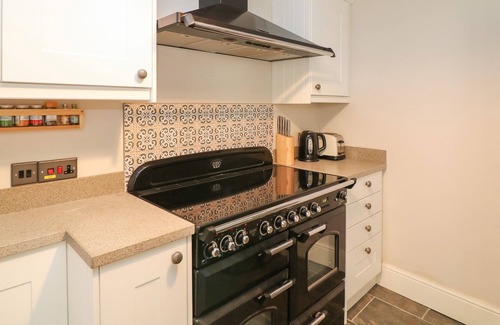 Milton Combe Cottage | 1 WOODSIDE COTTAGES, pet friendly, with open fire in Yelverton