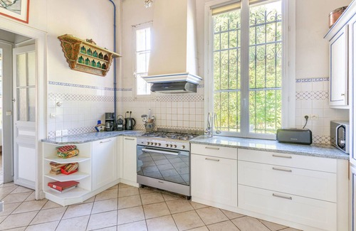 Allonne House | 10 bedroom cozy home in Allonne