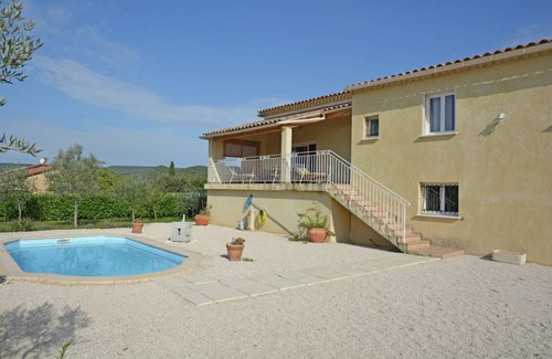 Saint-Laurent-de-Carnols Villa | 100 m² Villa ∙ 3 bedrooms ∙ 6 guests