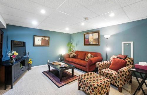 Anderson Township Apartment | 10 Mi to Dtwn Cozy Couples Getaway in Cincinnati