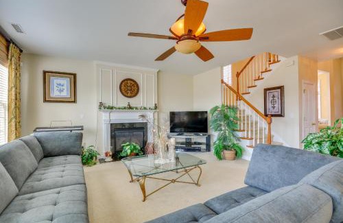 Jamestown House | 10 Mi to Dtwn Greensboro Family Gem with Yard
