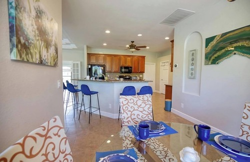 Pinehurst House | 10 miles from 2 beaches in the lovely Rotonda West Florida community.