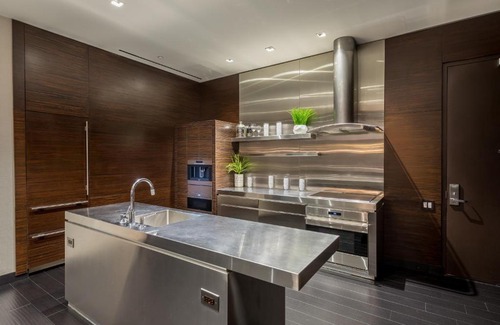 Las Vegas Apartment | $10 million penthouse with jacuzzi on balcony