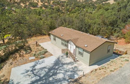 Three Rivers House | 10 Min Drive to the Sequoias
