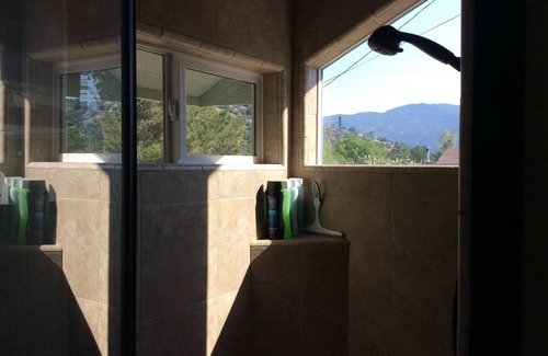 Three Rivers House | 10 min to Sequoia - Stunning 3 bdrm2bth w/PICKLEBALL COURT riverside!