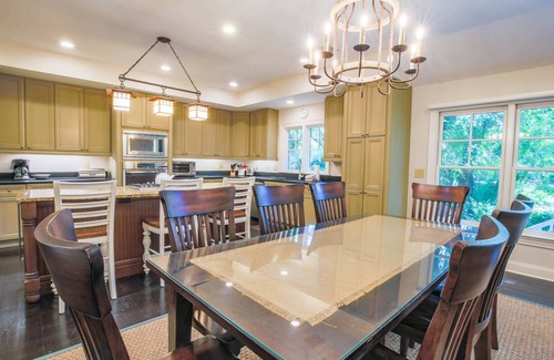 West Beach House | 10 Min Walk to Beach; Dog Friendly, One Level Home w Golf Course Views