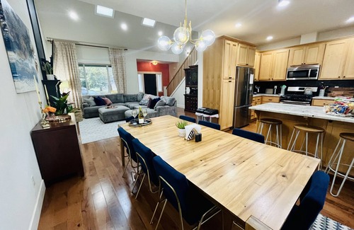 Eugene House | 10 mins U of O, Autzen, airport HOT TUB, park, Quiet location!