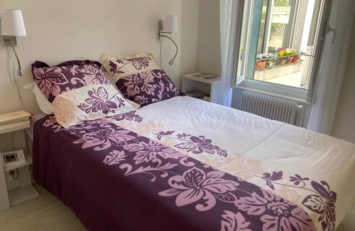 La Rochelle Bed & Breakfast | 10-minute walk to town center, parks and beach