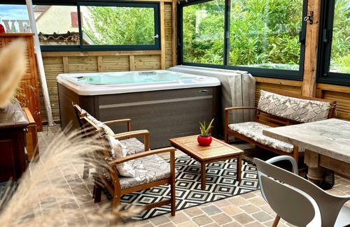 Quincy-Voisins Apartment | 10 minutes from Disneyland! House with jacuzzi, ideal for families and friends