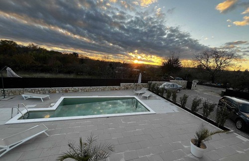Vinez Apartment | 10 minutes from the sea, a newly renovated appartment for 6 personn