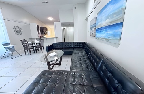 Indian Wells House | 10 Minutes to Disney! Pool Hom, Large Backyard