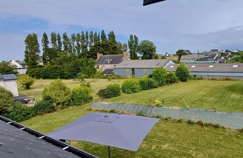 Plougoulm House | 10 minutes walk from the beach spacious new house fully equipped for 8 people