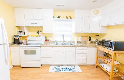 Kure Beach House | 10% Off Aug + Sept! Adorable Beach Cottage,1 Block from Kure Beach Pier, Dog Friendly, Fenced