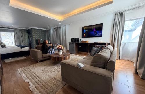 Bulawayo Hotel | 10 on Pauling Hotel Bulawayo