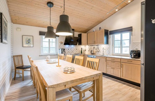 Jegum House | 10 person holiday home in Oksbøl