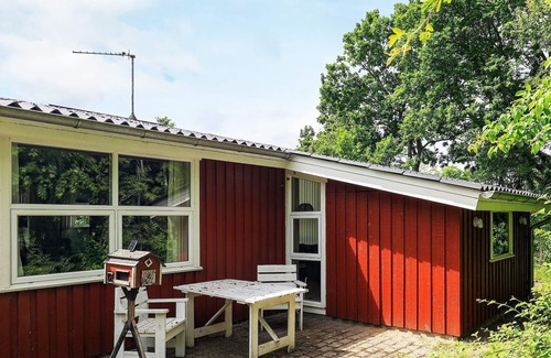 Hvalpsund House | 10 person holiday home in Farsø