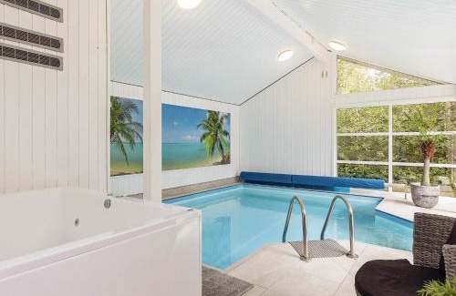 Bøtø By House | 10 person holiday home in Væggerløse-By Traum