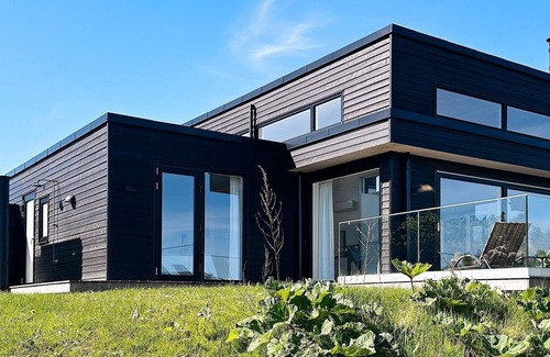 Hoeve Strand House | 10 person holiday home in Asnæs