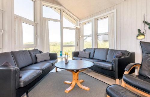 Grønhøj House | 10 person holiday home in Løkken