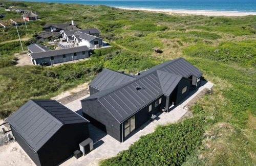 Grønhøj House | 10 person holiday home in Løkken