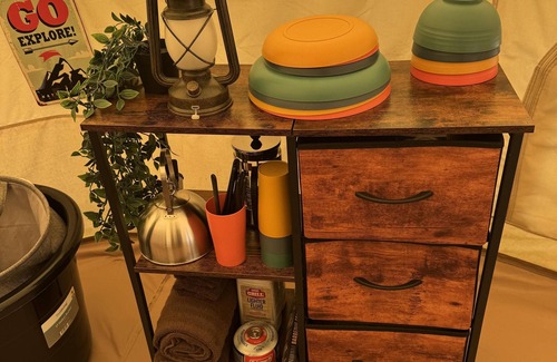 Horse Cave RV Rental | 10 Point Landing - 10 Point Landing Glamping with Queen Bed & Bath