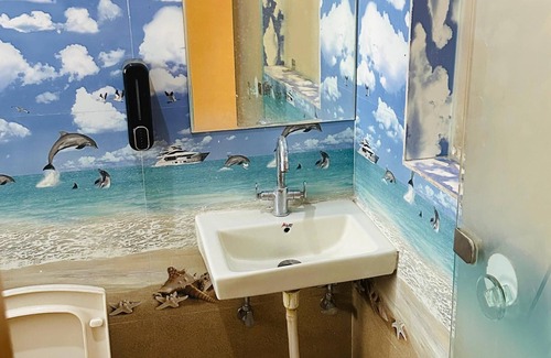 Jaipur District House | 10-room Guest House in charming Jaipur with fitness room, AC, WiFi, TV