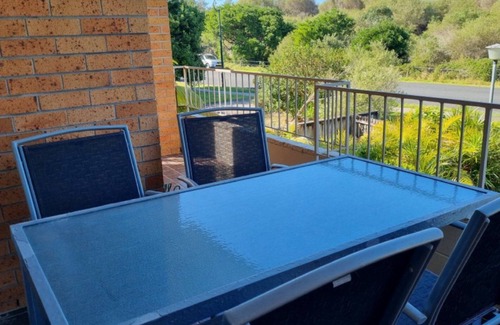 Hawks Nest Apartment | #10 Seacrest on Beach Rd