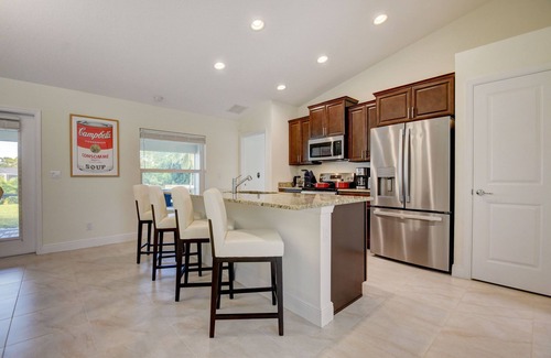 Hunt Club Villa | 10 Sleeps, Brand new 5 bed-3 bath Villa w/new HEATED POOL, BBQ, 5mn Golf Course