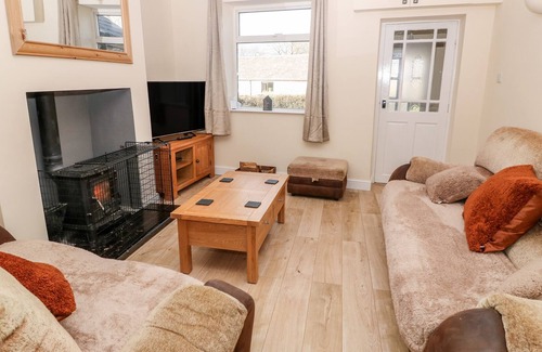 Buxton House | 10 SMALLDALE COTTAGES, pet friendly, with open fire in Buxton