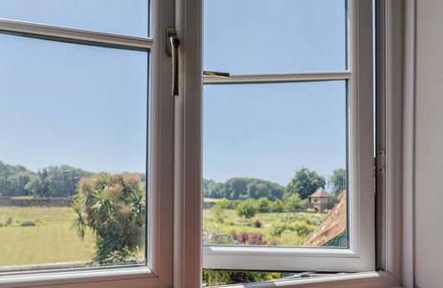 Rousdon Cottage | 10 THE GARDENS, pet friendly, character holiday cottage in Lyme Regis