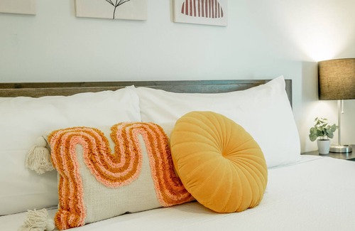 Chattanooga Cabin | 10: The Jacobsen Room - A PMI Scenic City Vacation Rental