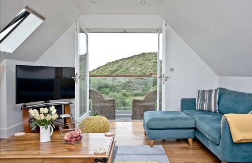 Newquay Apartment | 10 The Whitehouse, Watergate Bay