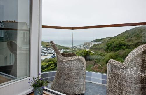 Newquay Apartment | 10 The Whitehouse, Watergate Bay