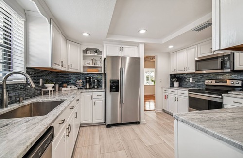 Spring Hill House | 100+Amenities~Waterfront~Pool~Firepit~Kayaks~Direct Gulf Acces:Hernando Hideaway