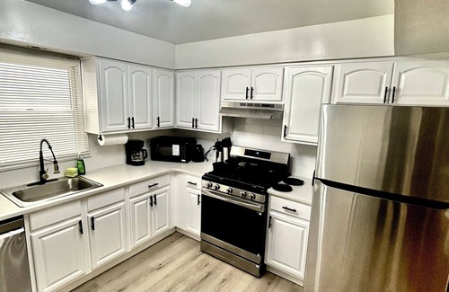 Ironbound District Apartment | 100 Dollars Off October Sales! NYC, JFK, EWR, Newark, Times Square, Prudential