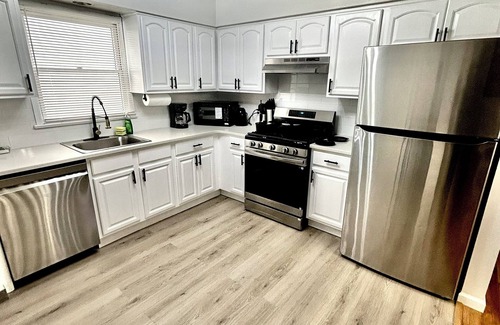 Ironbound District Apartment | 100 Dollars Off October Sales! NYC, JFK, EWR, Newark, Times Square, Prudential