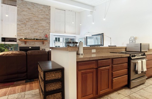 Vail Condo | 100 ft. to Gondola! Balcony, Fireplace, Parking, Views! Heart of Lionshead!